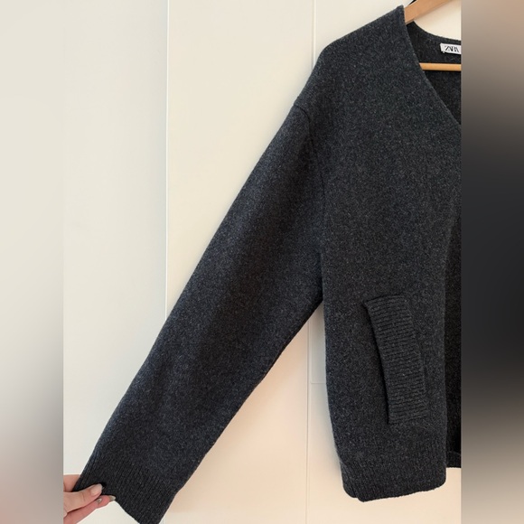 Zara 100% Wool Knit Zippered Cardigan Jacket, size large. - Picture 6 of 10